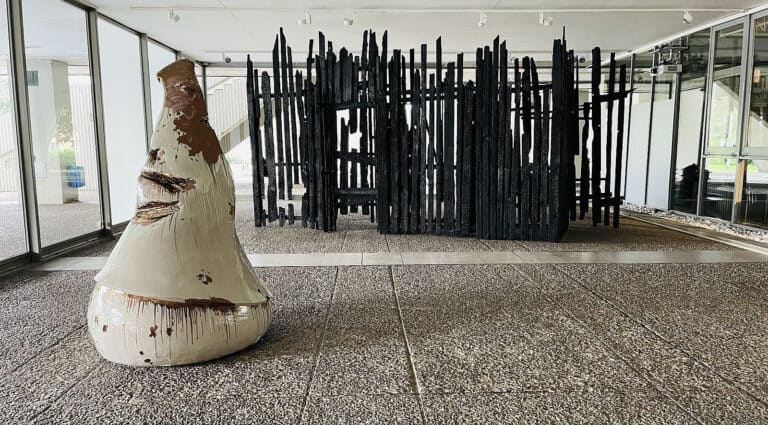 Foto: Kunstwerke in Galerieraum