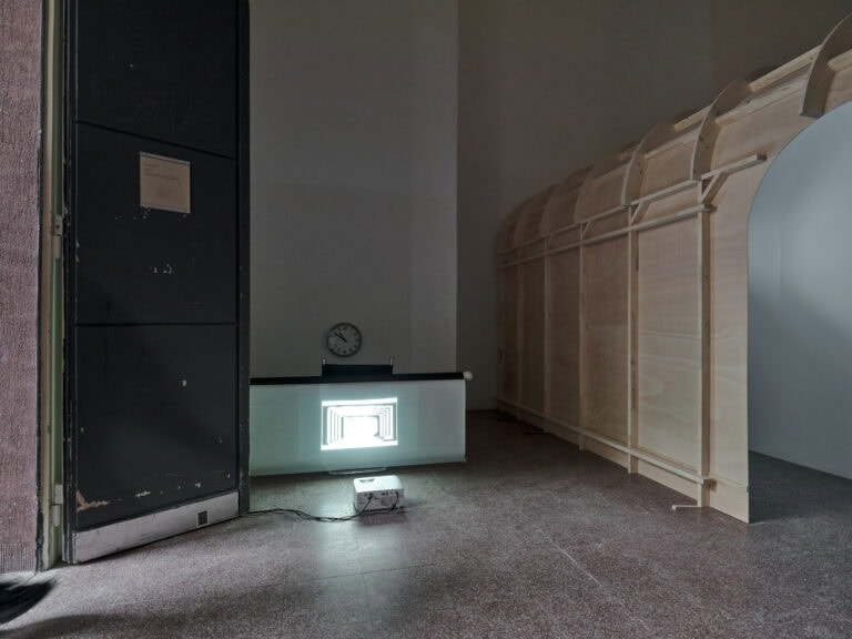 Foto: Kunstwerke in Galerieraum