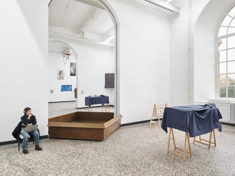 Foto: Kunstwerke in Galerieraum