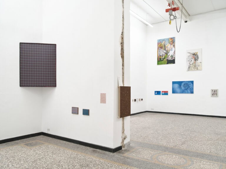 Foto: Kunstwerke in Galerieraum