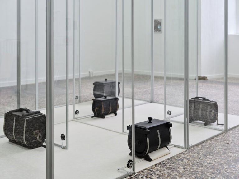 Foto: Kunstwerke in Galerieraum