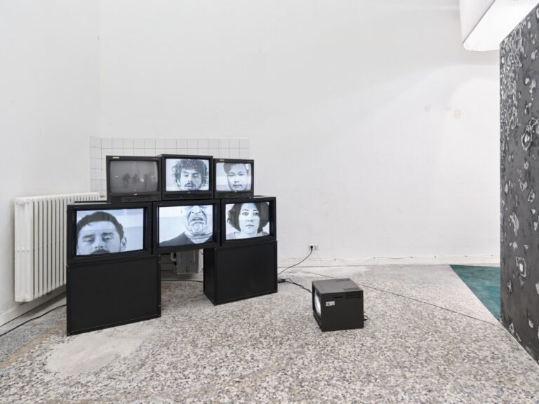 Foto: Kunstwerke in Galerieraum