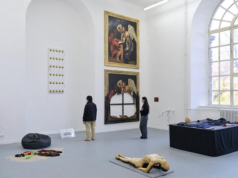 Foto: Kunstwerke in Galerieraum