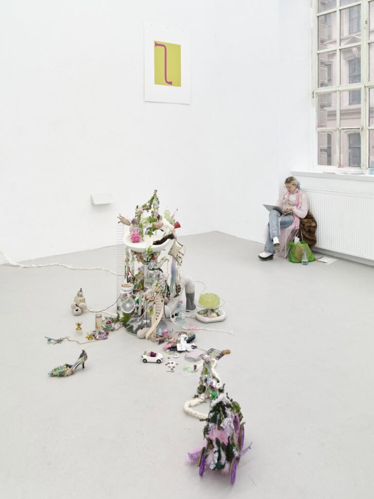 Foto: Kunstwerke in Galerieraum