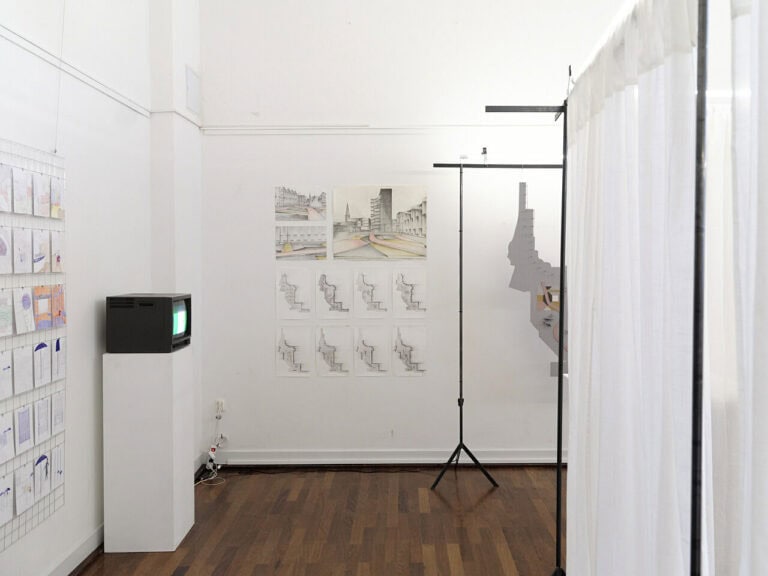 Foto: Kunstwerke in Galerieraum