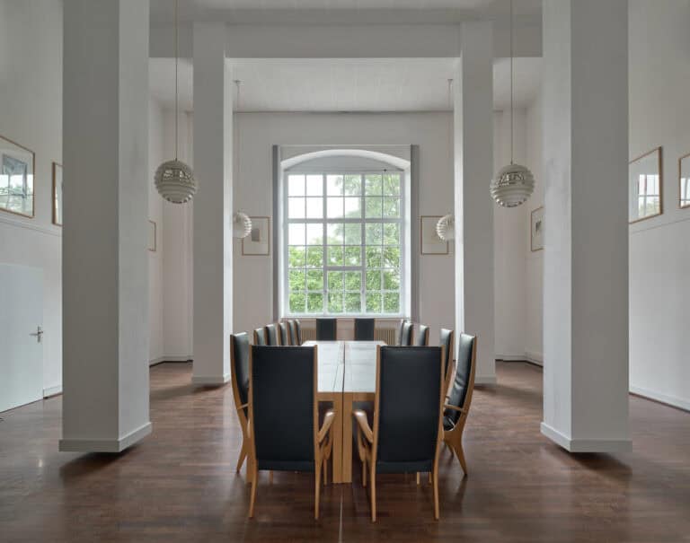 Foto: Kunstwerke in Galerieraum