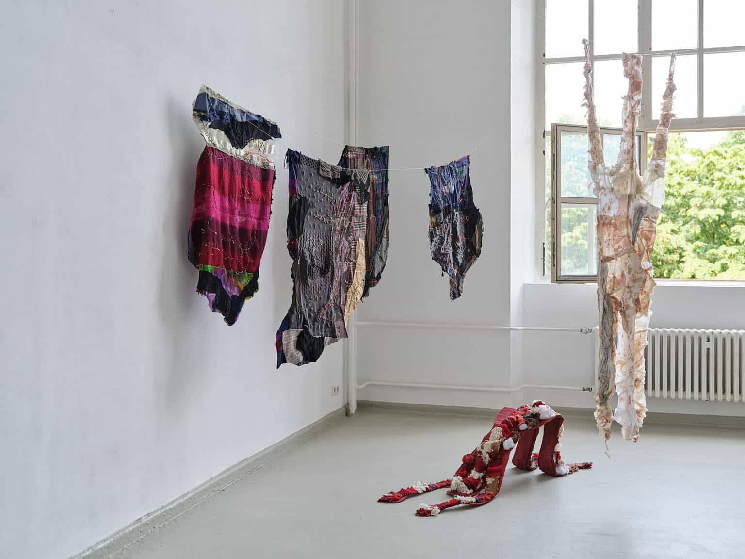 Foto: Kunstwerke in Galerieraum