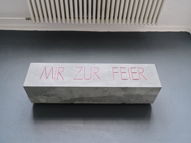 Foto: Kunstwerke in Galerieraum