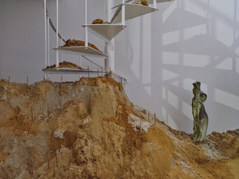 Foto: Kunstwerke in Galerieraum