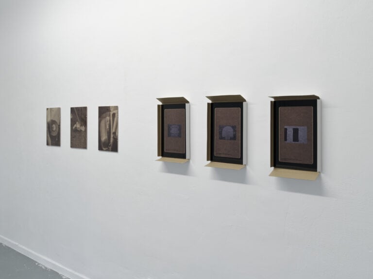 Foto: Kunstwerke in Galerieraum