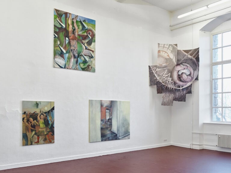 Foto: Kunstwerke in Galerieraum