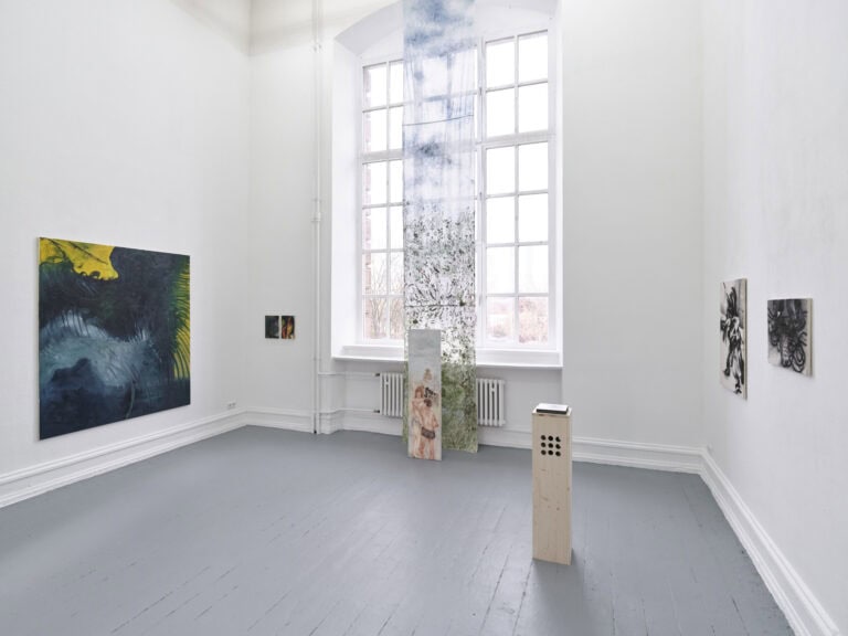 Foto: Kunstwerke in Galerieraum