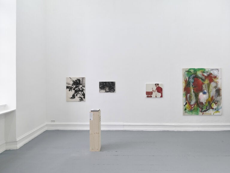 Foto: Kunstwerke in Galerieraum