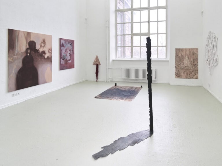 Foto: Kunstwerke in Galerieraum