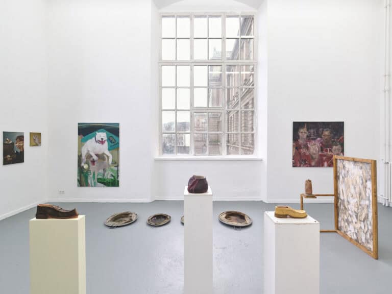 Foto: Kunstwerke in Galerieraum