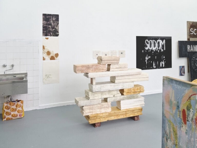 Foto: Kunstwerke in Galerieraum