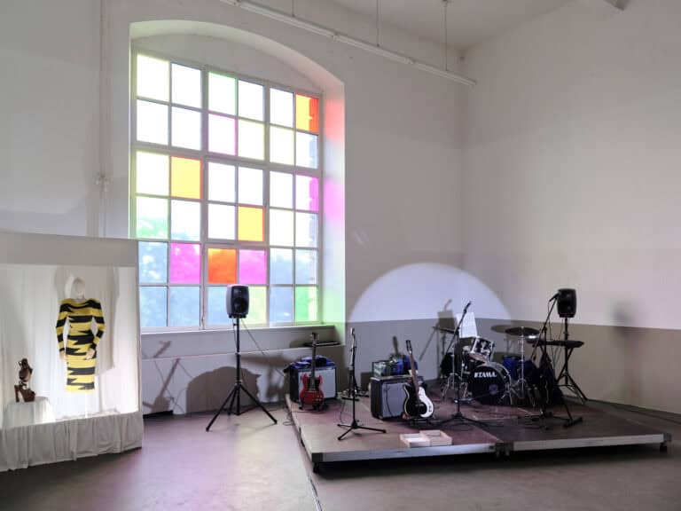 Foto: Kunstwerke in Galerieraum