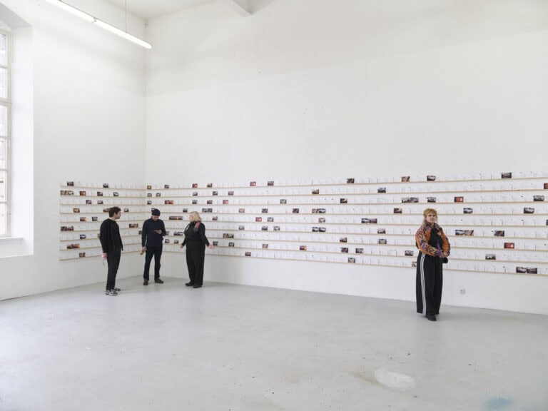 Foto: Kunstwerke in Galerieraum