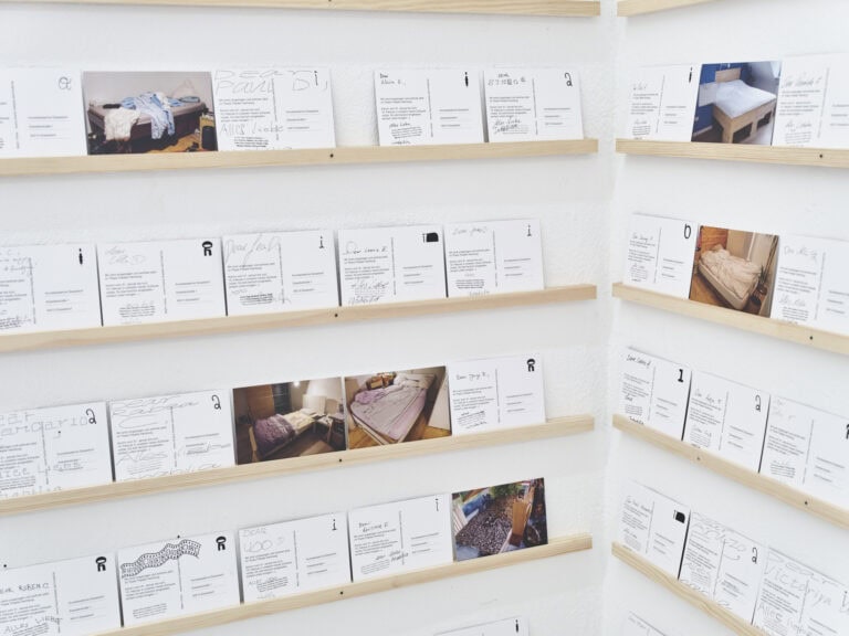 Foto: Kunstwerke in Galerieraum