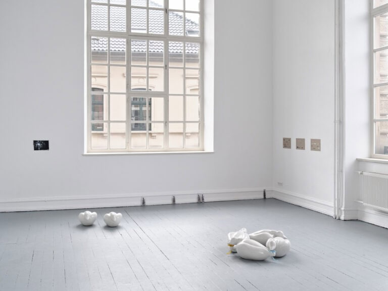 Foto: Kunstwerke in Galerieraum