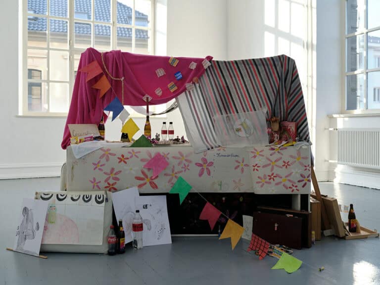 Foto: Kunstwerke in Galerieraum