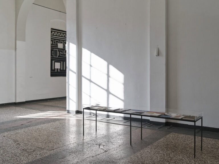 Foto: Kunstwerke in Galerieraum