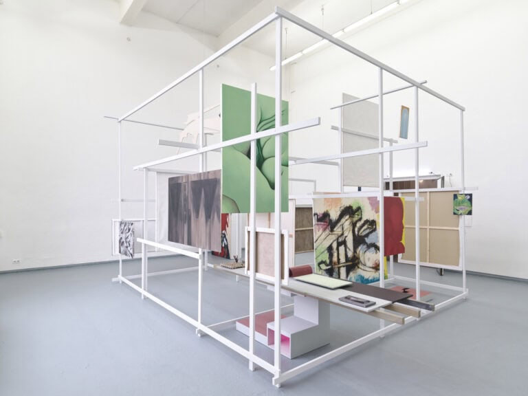 Foto: Kunstwerke in Galerieraum