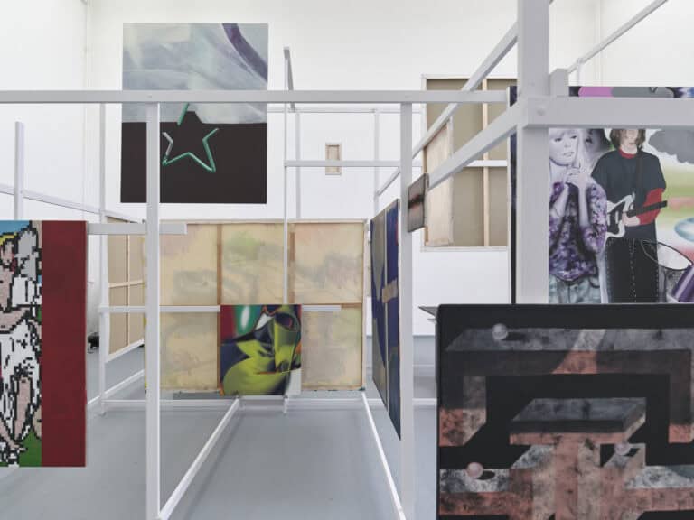 Foto: Kunstwerke in Galerieraum