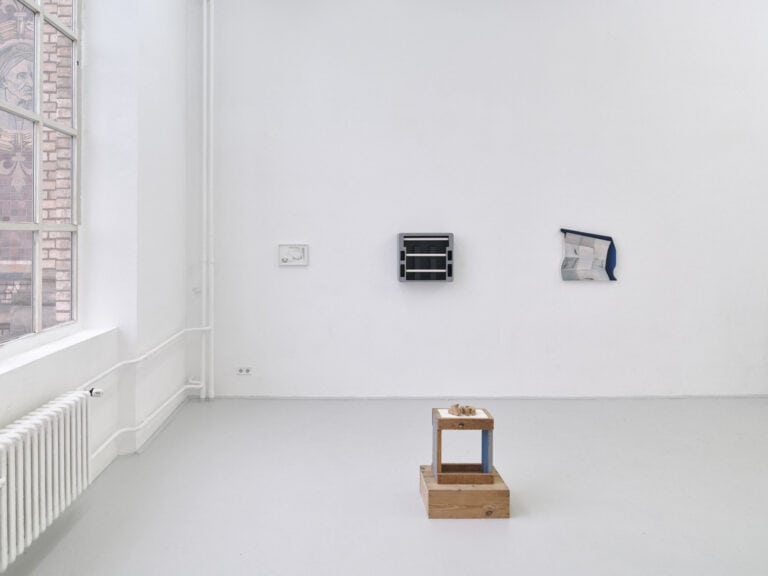 Foto: Kunstwerke in Galerieraum