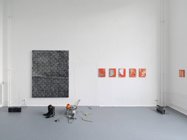 Foto: Kunstwerke in Galerieraum