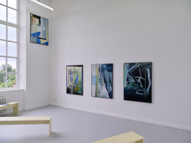 Foto: Kunstwerke in Galerieraum