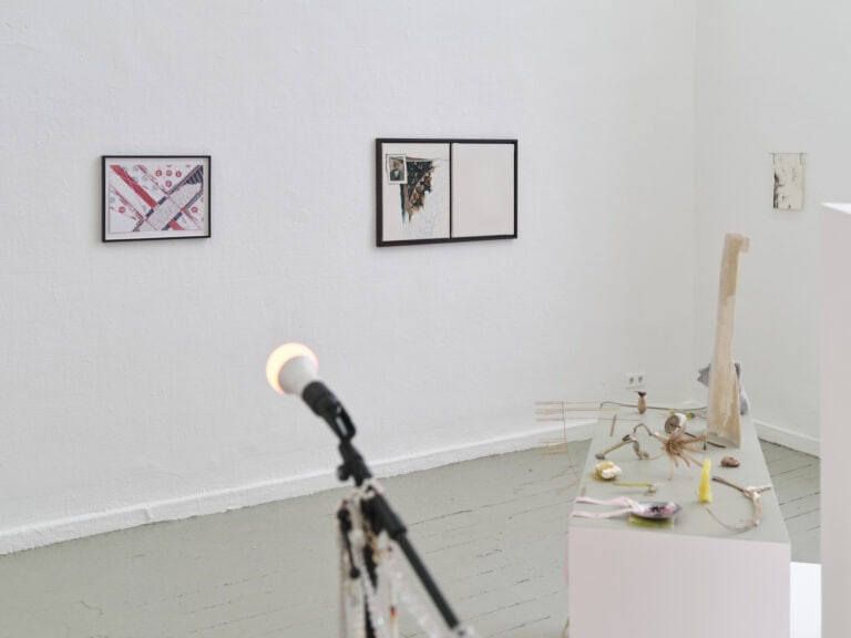 Foto: Kunstwerke in Galerieraum