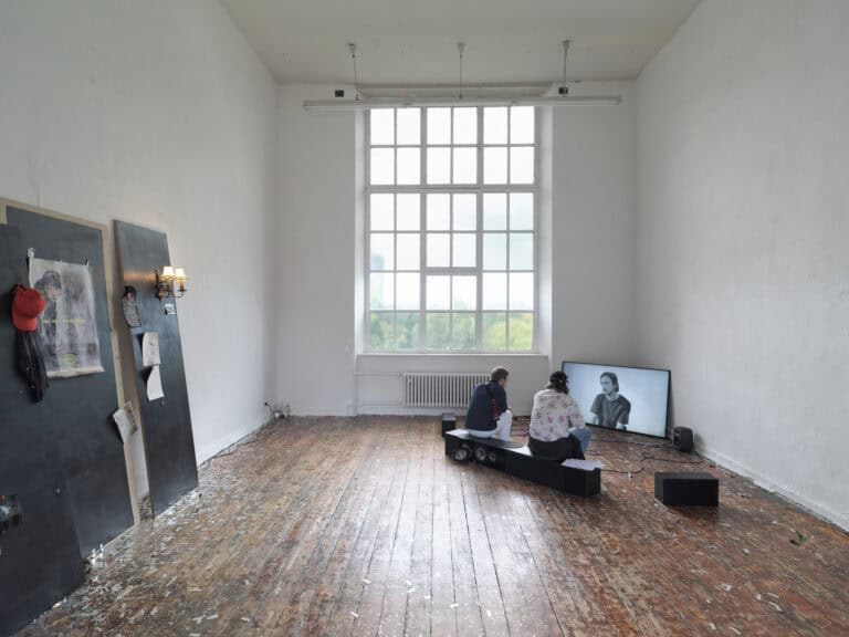 Foto: Kunstwerke in Galerieraum