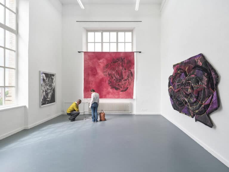 Foto: Kunstwerke in Galerieraum