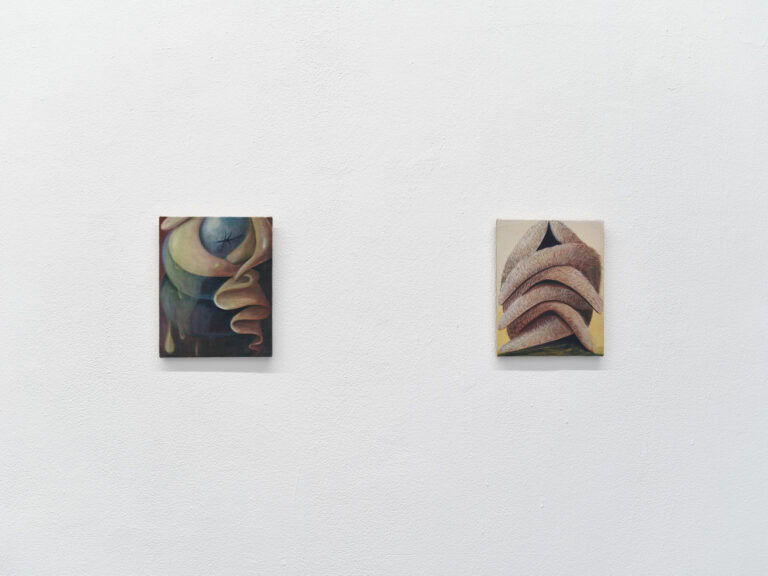 Foto: Kunstwerke in Galerieraum