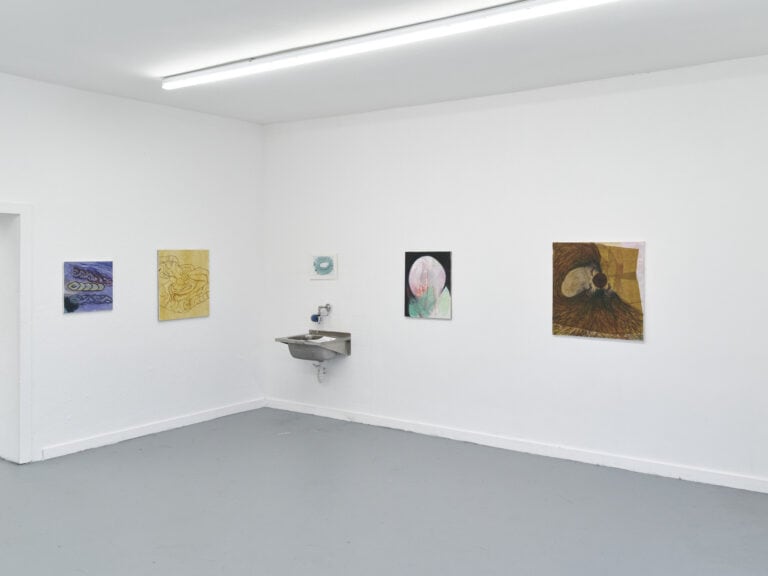 Foto: Kunstwerke in Galerieraum