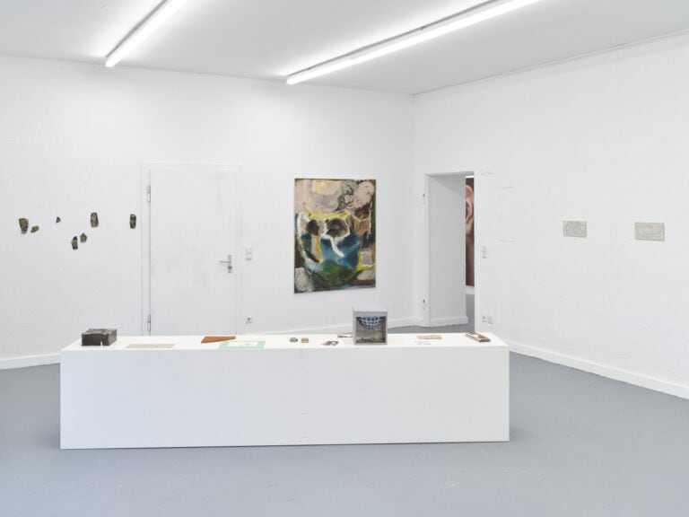 Foto: Kunstwerke in Galerieraum