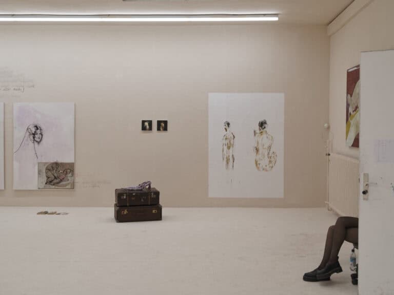 Foto: Kunstwerke in Galerieraum