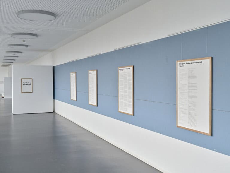 Foto: Kunstwerke in Galerieraum