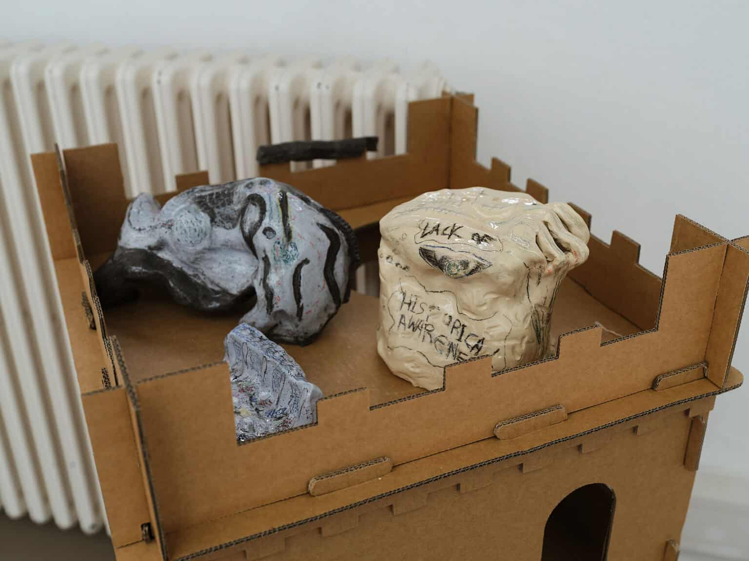 Foto: Kunstwerke in Galerieraum