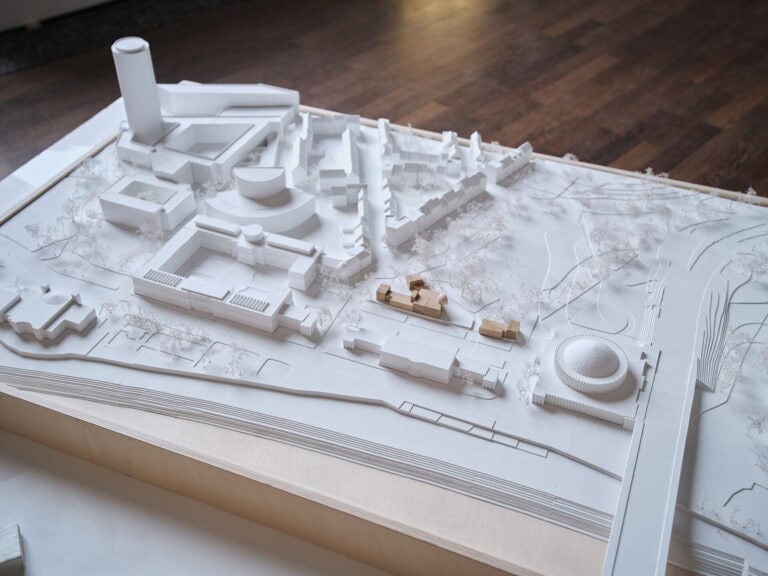 Foto: Kunstwerke in Galerieraum