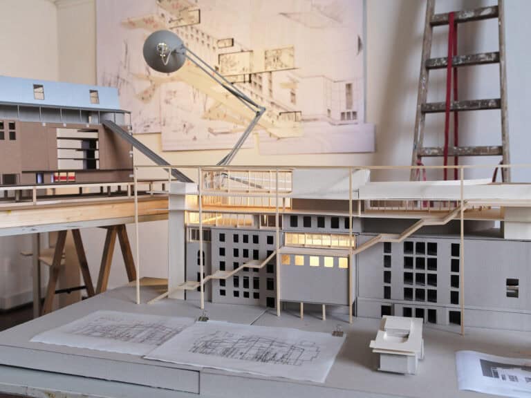 Foto: Kunstwerke in Galerieraum