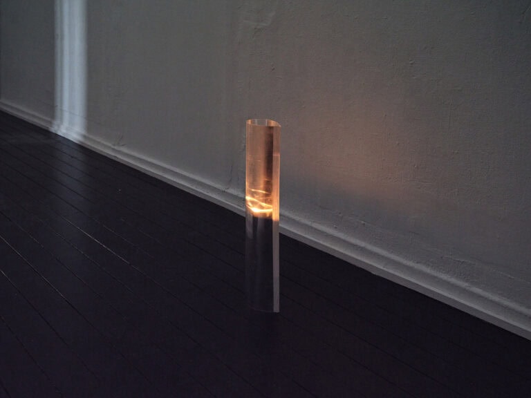 Foto: Kunstwerke in Galerieraum