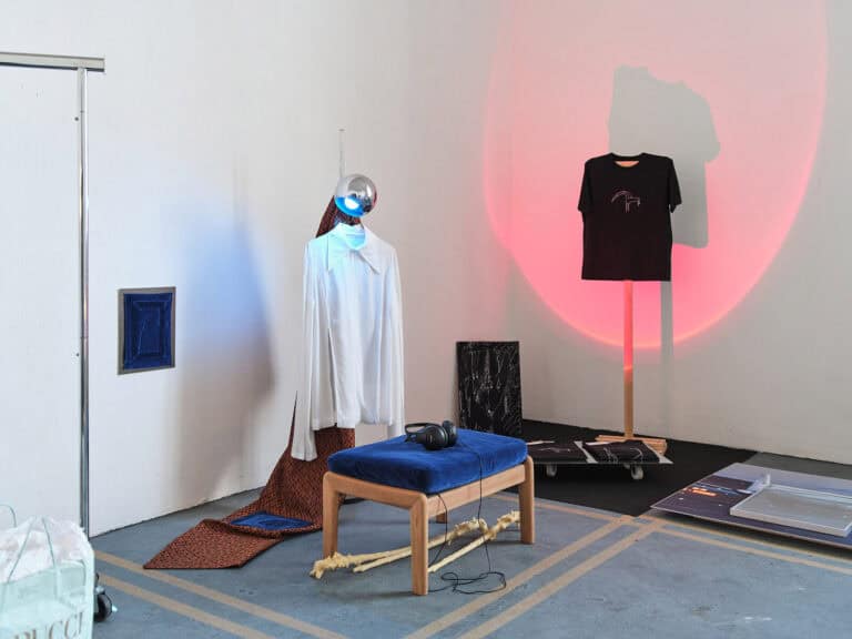 Foto: Kunstwerke in Galerieraum