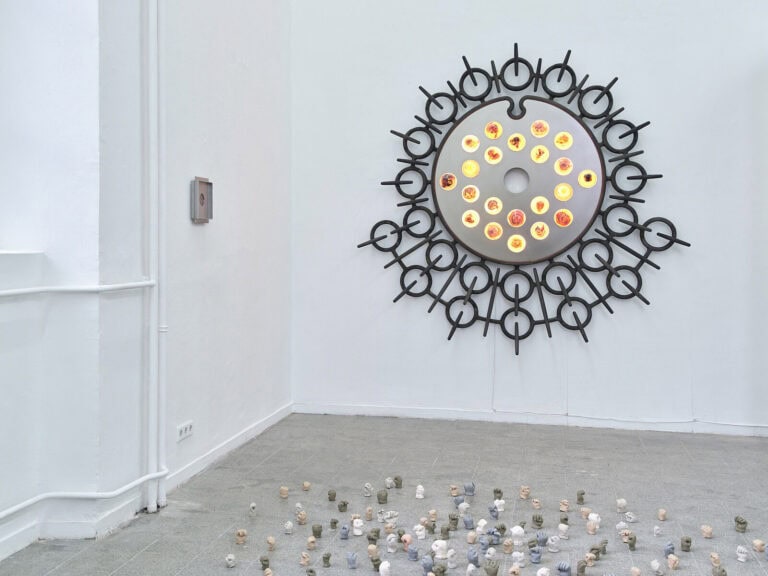 Foto: Kunstwerke in Galerieraum