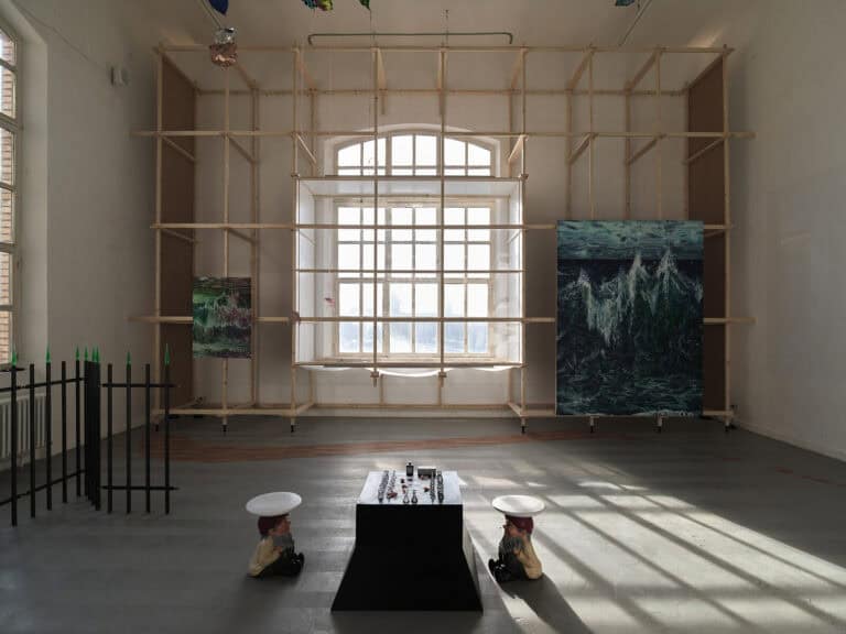 Foto: Kunstwerke in Galerieraum