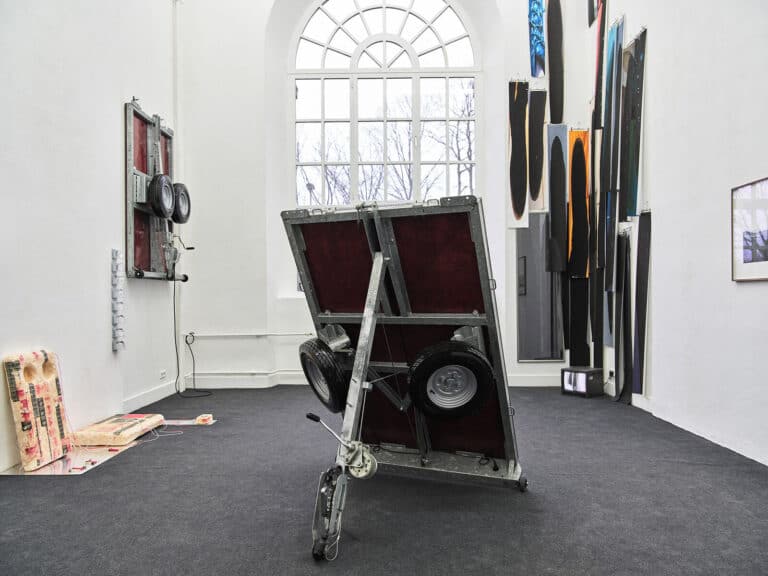 Foto: Kunstwerke in Galerieraum